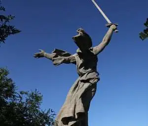 Волгоград днес отново носи името Сталинград Волгоград днес отново носи името Сталинград