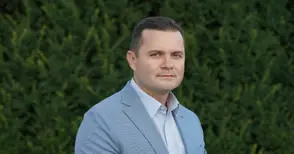 Пенчо Милков: Започват проверки и глоби за горене на плоскости, парцали и гуми в печки