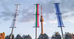 Слагат нови знамена на площадката  на Левента за Трети март