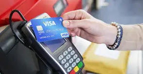 Мобилни терминали неусетно крадат от банковата карта в джоба