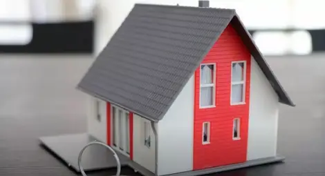 Агенция за имоти се размина с комисиона за едно показване на апартамент