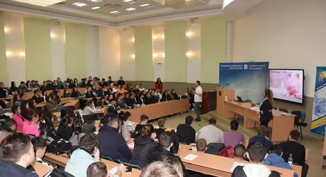 В Русенския университет се проведе първото обучение от съвместната предприемаческа академия с "Изи Кредит"