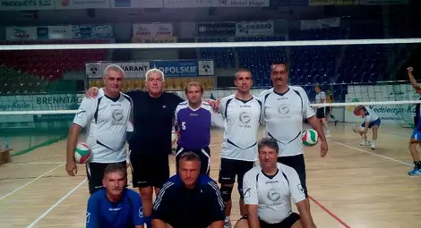Русенските ветерани с 2 бронзови купи на волейболен турнир в Полша