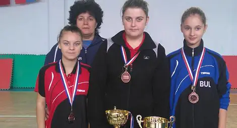 Двемогилският тенис с медали и зад граница