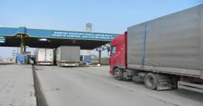 Турски шофьор на камион опита да прекара нелегално 23 сирийци