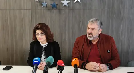 Десислава Атанасова отговори от Русе на &bdquo;политическата закачка&ldquo; на Христо Иванов