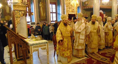 Почетоха Честната глава на св. Климент Охридски в Пловдив