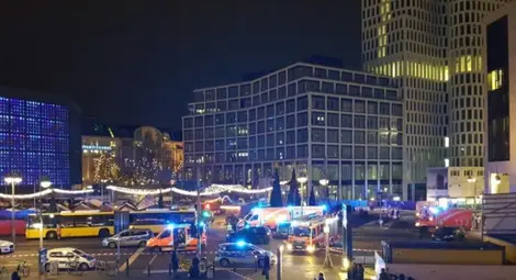 Девет убити и над 50 ранени на Коледния базар в Берлин