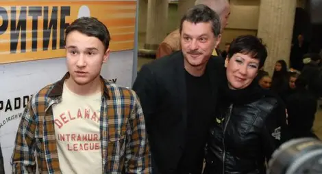 Защо Куката снима халтури?