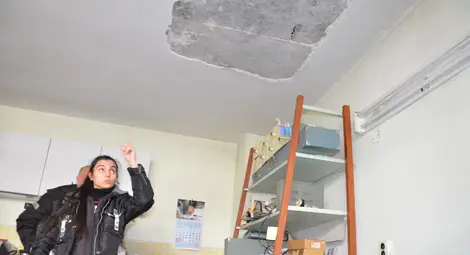 Здравната инспекция оцелява сред  течове и в минусови температури