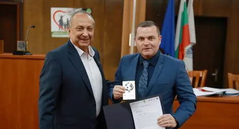 Кметът Пенчо Милков бе отличен за подкрепата си към инициативата „НЕзависими от зависимости“ Кметът Пенчо Милков бе отличен за подкрепата си към инициативата „НЕзависими от зависимости“