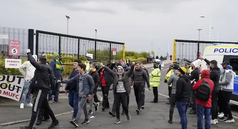 Дербито Манчестър Юнайтед - Ливърпул няма да се играе днес