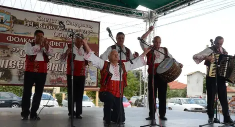 &bdquo;Сандровски момци&ldquo;  веселиха фестивал