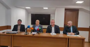 Арестувани с фалшиви пари хитруват - ако може да се поръчат по интернет, не било престъпление