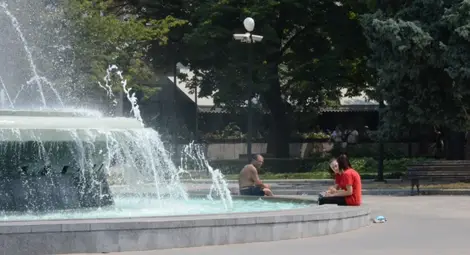 26 потърсиха медицинска помощ в най-горещия ден на годината