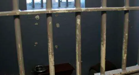 Брат влиза зад решетки заради откраднат лаптоп от сестра си Брат влиза зад решетки заради откраднат лаптоп от сестра си