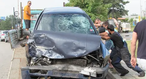 23-годишен махмурлия нацели колоната на жп мост