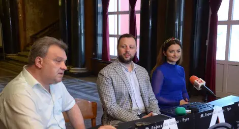 Директорът на операта Иван Кюркчиев, тенорът Михаил Шешаберидзе и диригентката Вилиана Вълчева говорят за новата постановка на &bdquo;Аида&ldquo;.