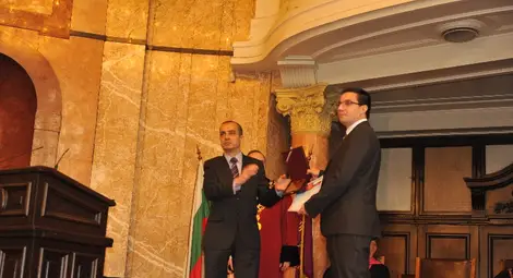 Доц. д-р Васил Атанасов с награда за най-добър млад учен