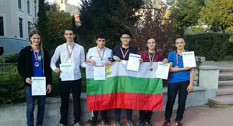 Шестима участници - шест медала: Младите ни астрономи с впечатляващ успех