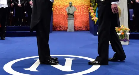 Нобеловата награда за физика отиде при наблюдателите на гравитационните вълни