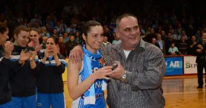 Зори Костова празнува рожден ден до приятеля си Нико Петров