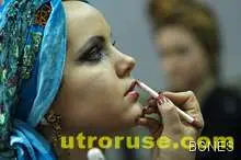  Ново червило променя само цвета си 