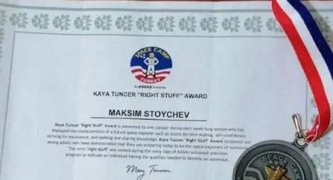 Максим Стойчев от Дойче шуле със специална награда от лагера на НАСА