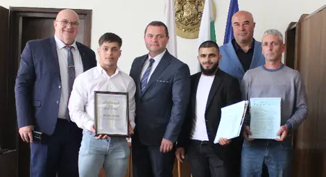 Кметът Пенчо Милков  награди Ангел Русев за европейската титла по вдигане на тежести