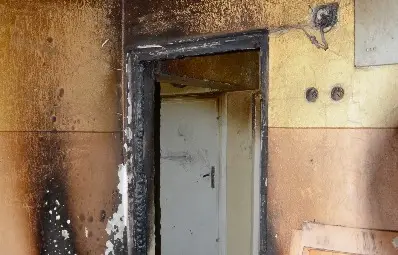 Патрулка предотврати пожар в жилищен блок