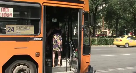 Анкета пита русенци за купуването на билети за транспорт през телефона