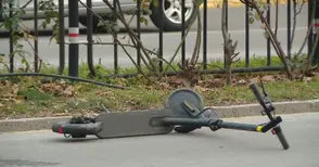 18-годишен пострада в нов инцидент с тротинетка, темата отново влезе във фокуса на местната власт