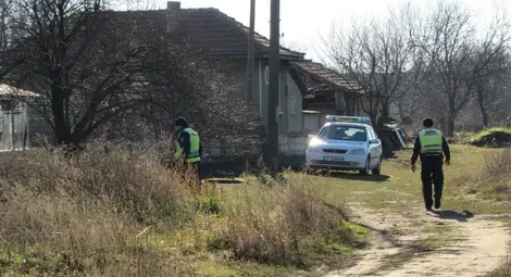 18-годишен задържан за блудство и убийство на 82-годишната си съседка в Щръклево 18-годишен задържан за блудство и убийство на 82-годишната си съседка в Щръклево