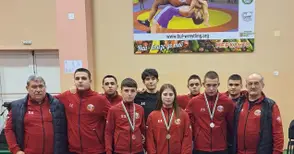 Титла, сребро и два бронза за младите борци на „Юнак“