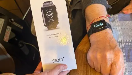 Електронни гривни следят жизнените показатели на самотно живеещи хора