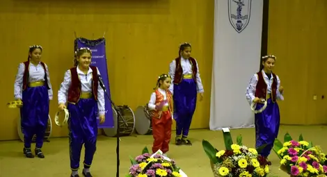 Над 120 таланти ще покажат български, арменски, турски и ромски фолклор на една сцена Над 120 таланти ще покажат български, арменски, турски и ромски фолклор на една сцена