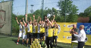 „Мечките Булмаркет“ вдигнаха купата на местната „Ариана“