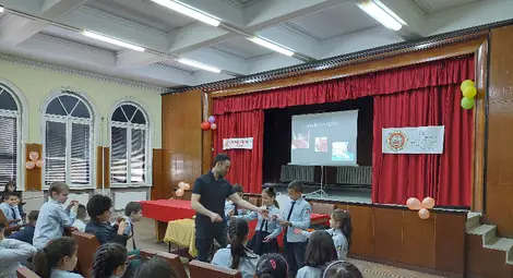 Час по вълшебство убеди учениците от СУ "Йордан Йовков"-Русе - знанието е магия /галерия/