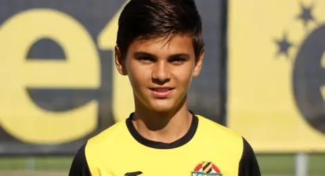 Русенски суперталант стана футболист №1 на България Русенски суперталант стана футболист №1 на България