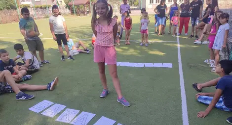 Деца от Караманово се веселиха на сладоледено парти /галерия/