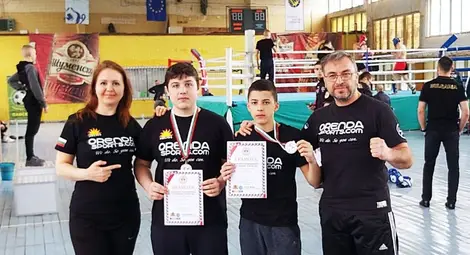 Кикбоксът в „Хелиос“ с с държавни вицетитли Кикбоксът в „Хелиос“ с с държавни вицетитли