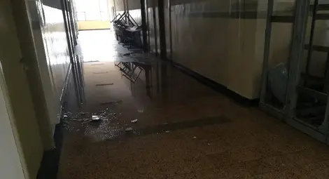 Наводнена е школата на физика Теодосий Теодосиев в Казанлък /галерия/