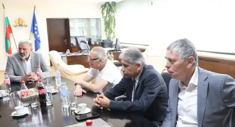 Проекти и планове представи областният управител на Русе Драгомир Драганов пред бившите си колеги Проекти и планове представи областният управител на Русе Драгомир Драганов пред бившите си колеги