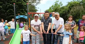 Нова детска площадка радва   най-малките жители на Кривня