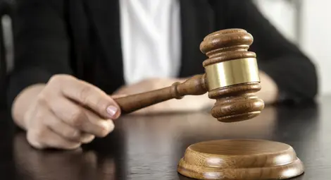 Три години и осем месеца затвор за грабеж по обвинение на Окръжна прокуратура – Русе Три години и осем месеца затвор за грабеж по обвинение на Окръжна прокуратура – Русе