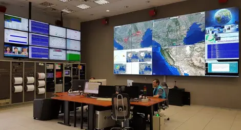 Геофизици от румънската служба за изследване на сеизмичната активност следят ситуацията. Снимка: БТА