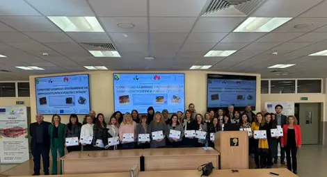 Учителите от проект &bdquo;Роботилница&ldquo; получиха сертификати за успешно преминато обучение по роботика в Русенския университет