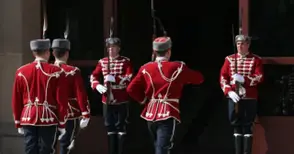 Търсят с конкурс 60 гвардейци и 77 професионални войници