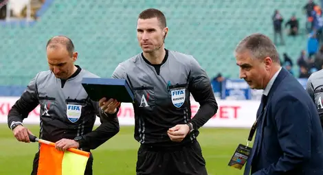 Кабаков - най-добрият от най-добрите в България и черна овца в Европа