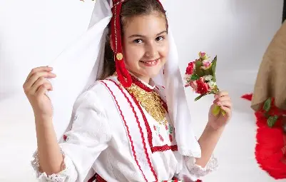 10-годишната Ралица Ангелова отново с първа награда от конкурс за красота 10-годишната Ралица Ангелова отново с първа награда от конкурс за красота